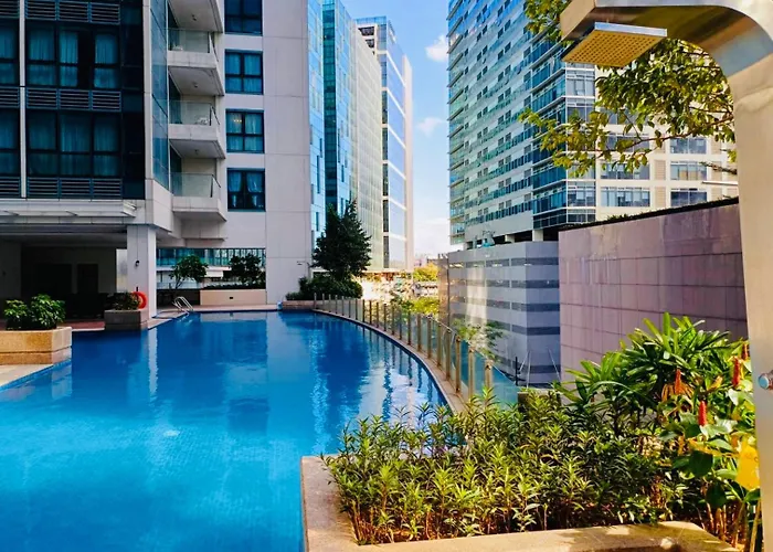 Apartment Free Welcome Breakfast, Bgc 1br, 300mbps Fiber, Steps To Mitsukoshi & Uptown, 15j Manila