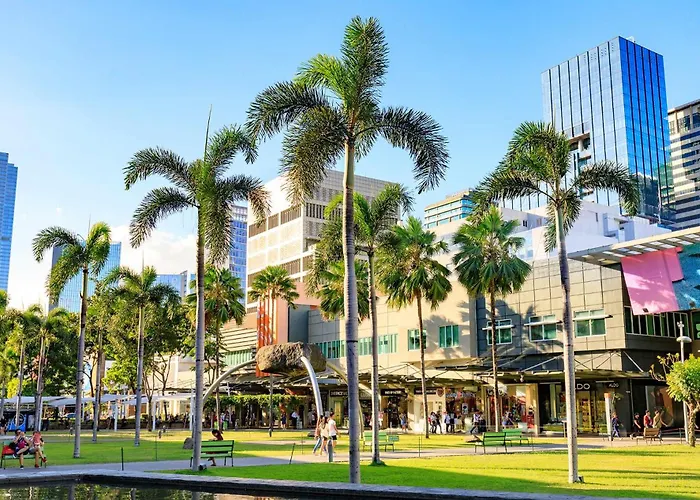 Free Welcome Breakfast, Bgc 1br, 300mbps Fiber, Steps To Mitsukoshi & Uptown, 15j Apartment