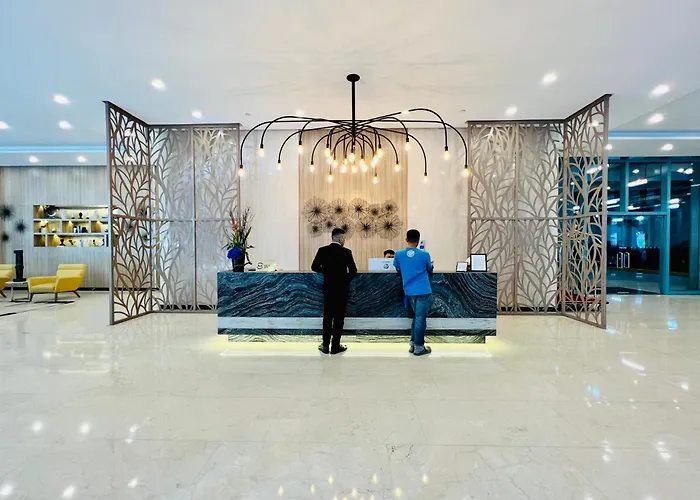 Free Welcome Breakfast, Bgc 1br, 300mbps Fiber, Steps To Mitsukoshi & Uptown, 15j Apartment *