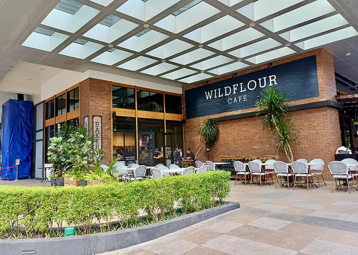 Free Welcome Breakfast, Bgc 1br, 300mbps Fiber, Steps To Mitsukoshi & Uptown, 15j