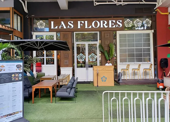 Free Welcome Breakfast, Bgc 1br, 300mbps Fiber, Steps To Mitsukoshi & Uptown, 15j Apartment *