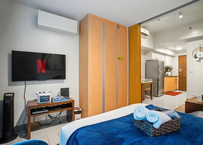 Apartment Free Welcome Breakfast, Bgc 1br, 300mbps Fiber, Steps To Mitsukoshi & Uptown, 15j Manila