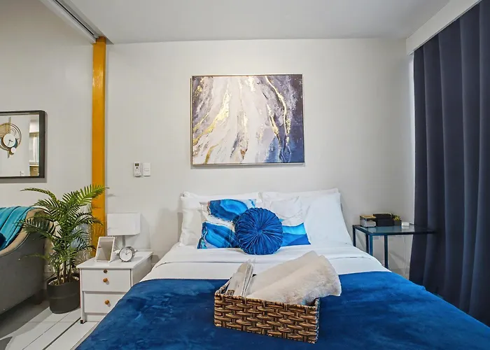 Free Welcome Breakfast, Bgc 1br, 300mbps Fiber, Steps To Mitsukoshi & Uptown, 15j Apartment Manila