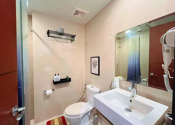 Free Welcome Breakfast, Bgc 1br, 300mbps Fiber, Steps To Mitsukoshi & Uptown, 15j