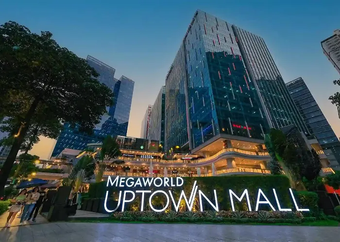 Apartment Free Welcome Breakfast, Bgc 1br, 300mbps Fiber, Steps To Mitsukoshi & Uptown, 15j