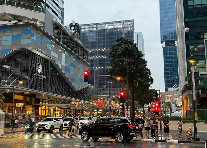 Free Welcome Breakfast, Bgc 1br, 300mbps Fiber, Steps To Mitsukoshi & Uptown, 15j Apartment Manila